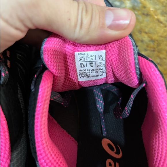 ASICS Gel Venture 7 size 7.5 - Picture 6 of 9